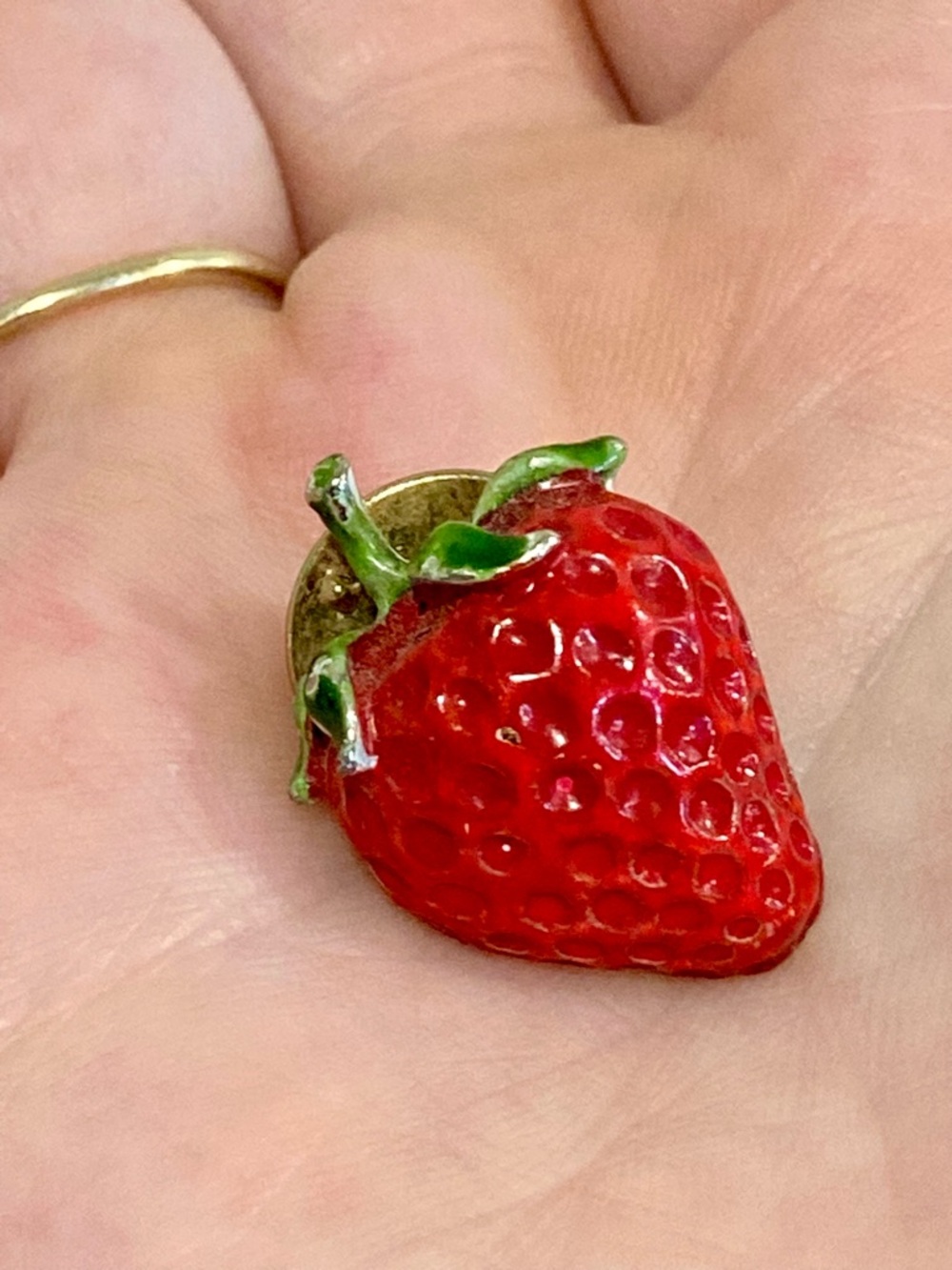 Vintage Ballou Small Red Strawberry Lapel Pin - Picture 16 of 16